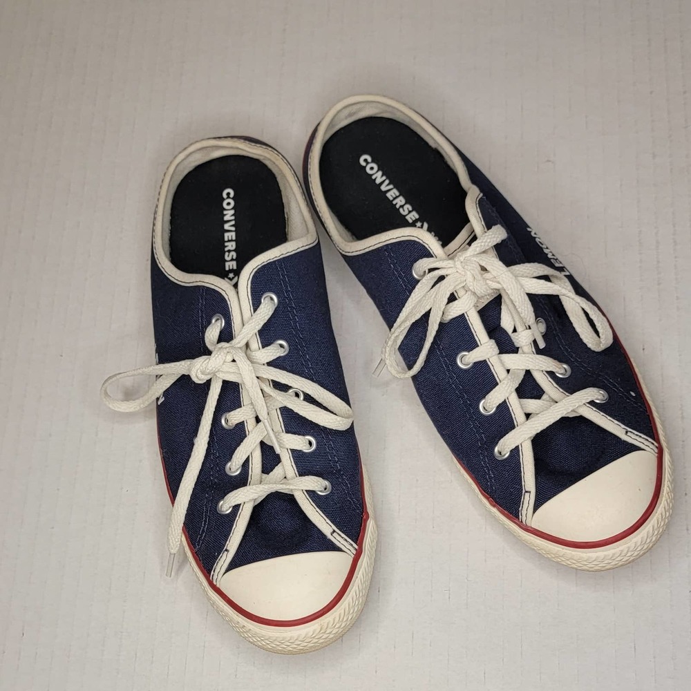 Converse You Customized Navy w/ Red stripe Womens size 9